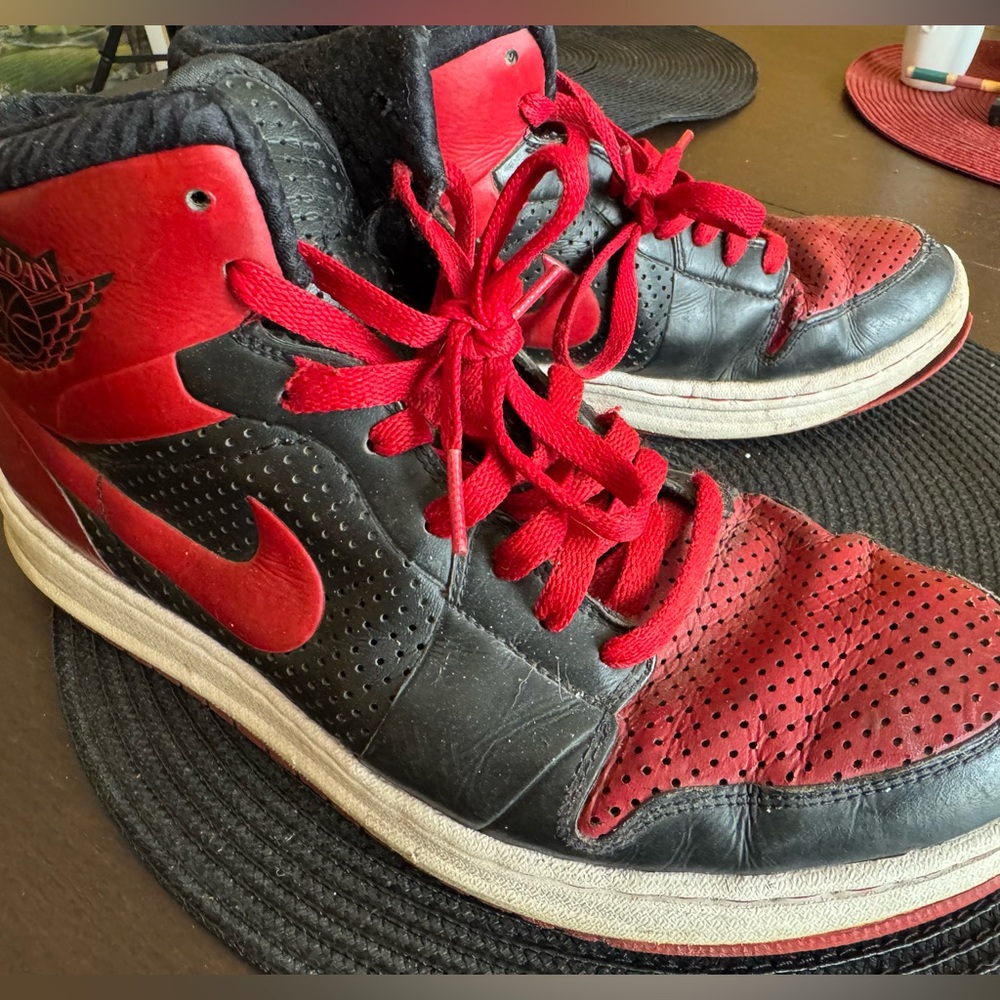 NIKE Air Jordan 1 Retro Mid